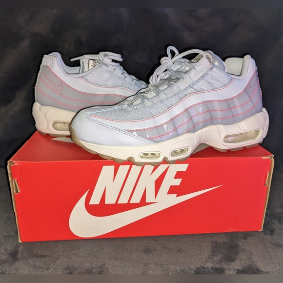 Nike Air Max 95 SE, NWT - Picture 2 of 16
